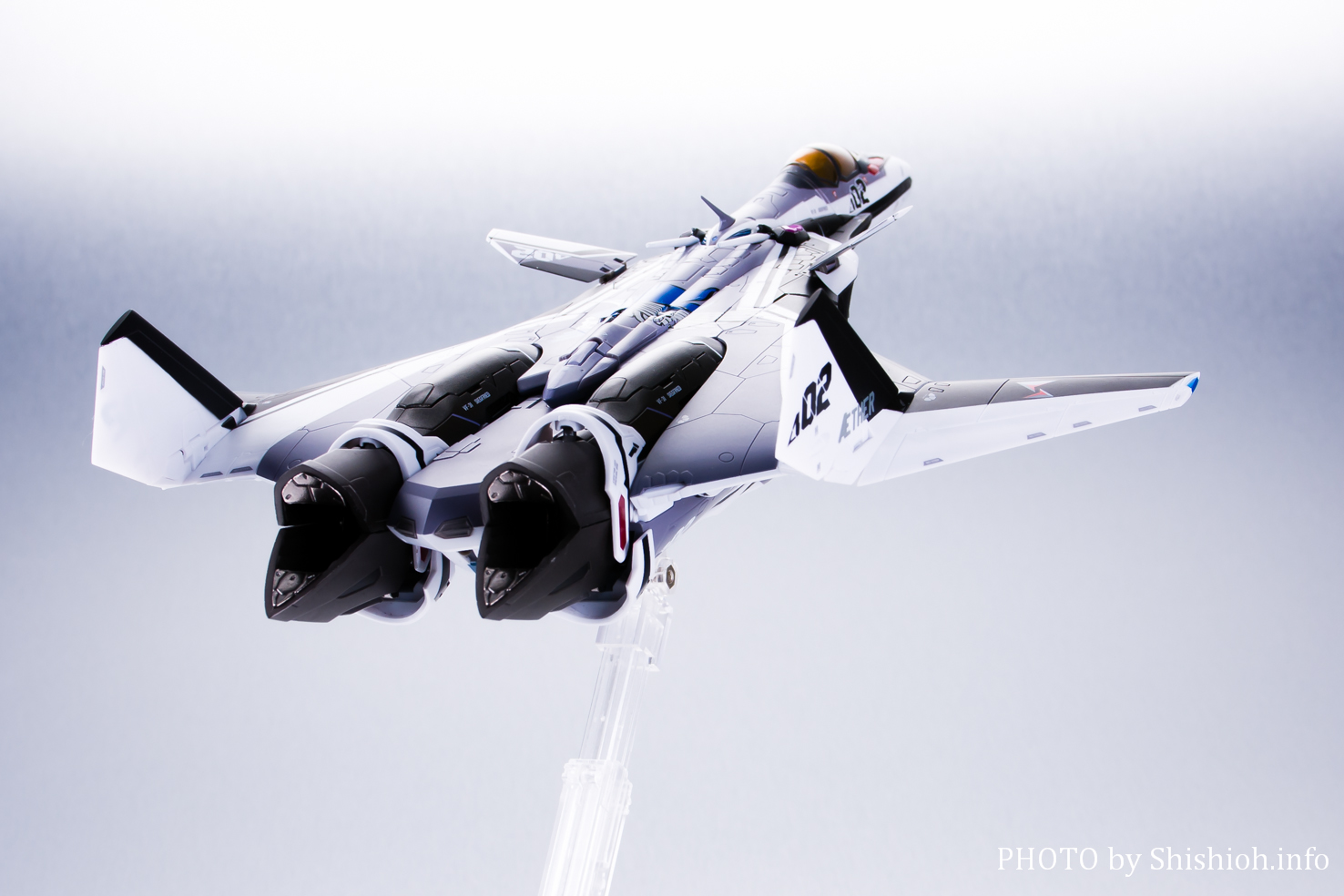 DX超合金 VF-31F ジークフリード（メッサー・イーレフェルト機
