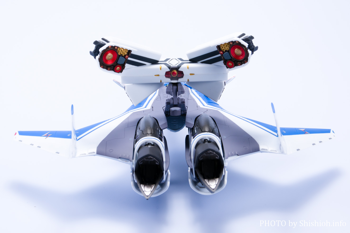 DX超合金劇場版VF-31Jジークフリード（ハヤテ・インメルマン機）【フォールドプロジェクションユニット装備】