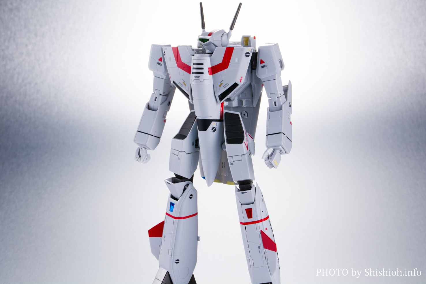 レビュー】DX超合金 初回限定版 VF-1J バルキリー（一条輝機） パート 2