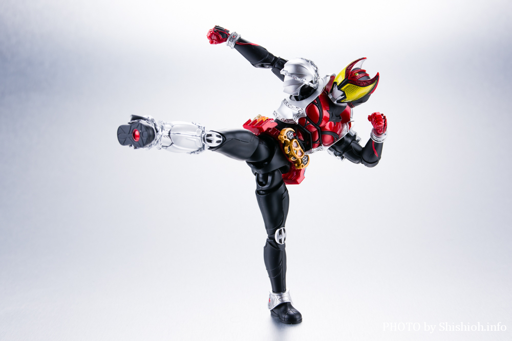 レビュー】Figure-rise Standard 仮面ライダーキバ キバフォーム