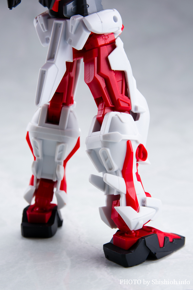 GUNDAM UNIVERSE MBF-P02 GUNDAM ASTRAY RED FRAME