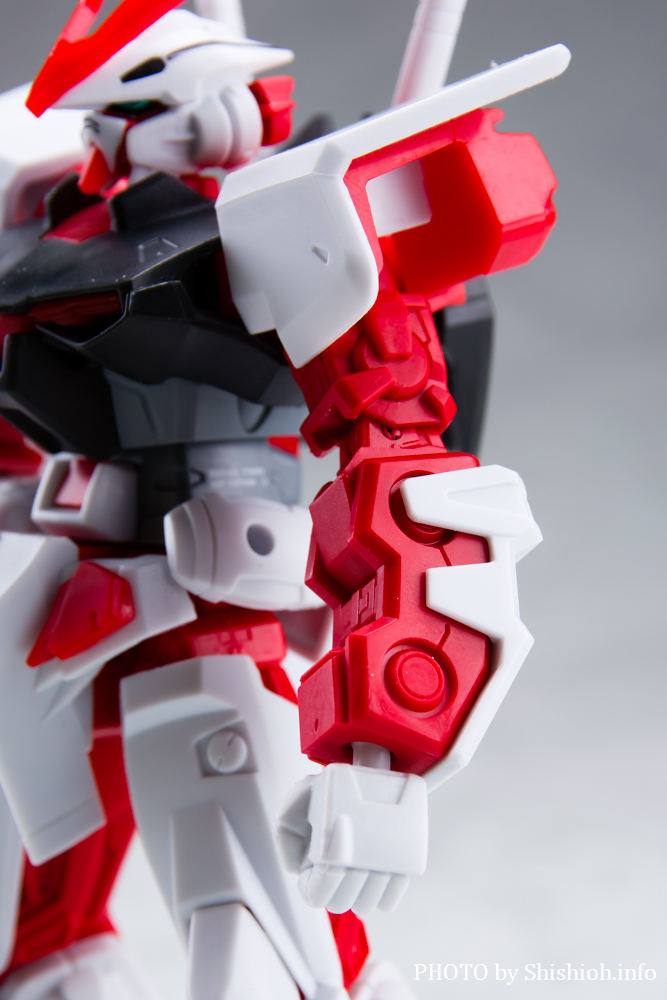 GUNDAM UNIVERSE MBF-P02 GUNDAM ASTRAY RED FRAME