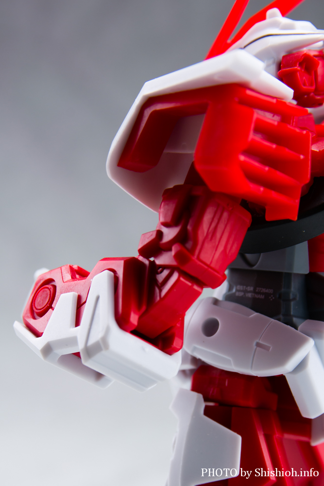 GUNDAM UNIVERSE MBF-P02 GUNDAM ASTRAY RED FRAME