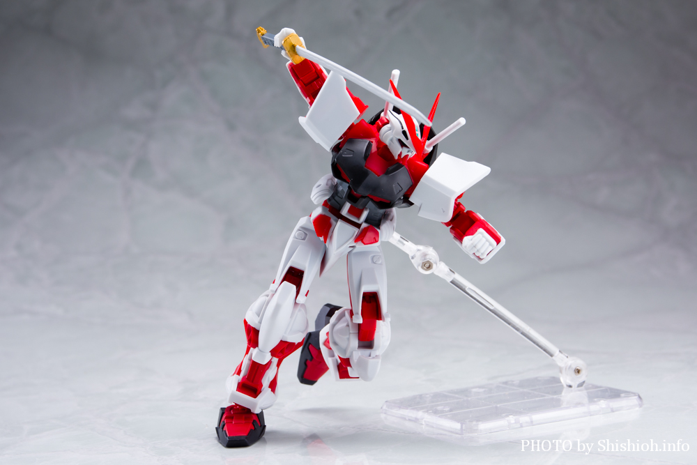 GUNDAM UNIVERSE MBF-P02 GUNDAM ASTRAY RED FRAME