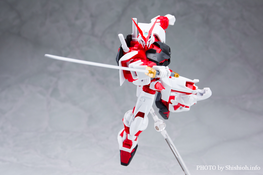 GUNDAM UNIVERSE MBF-P02 GUNDAM ASTRAY RED FRAME