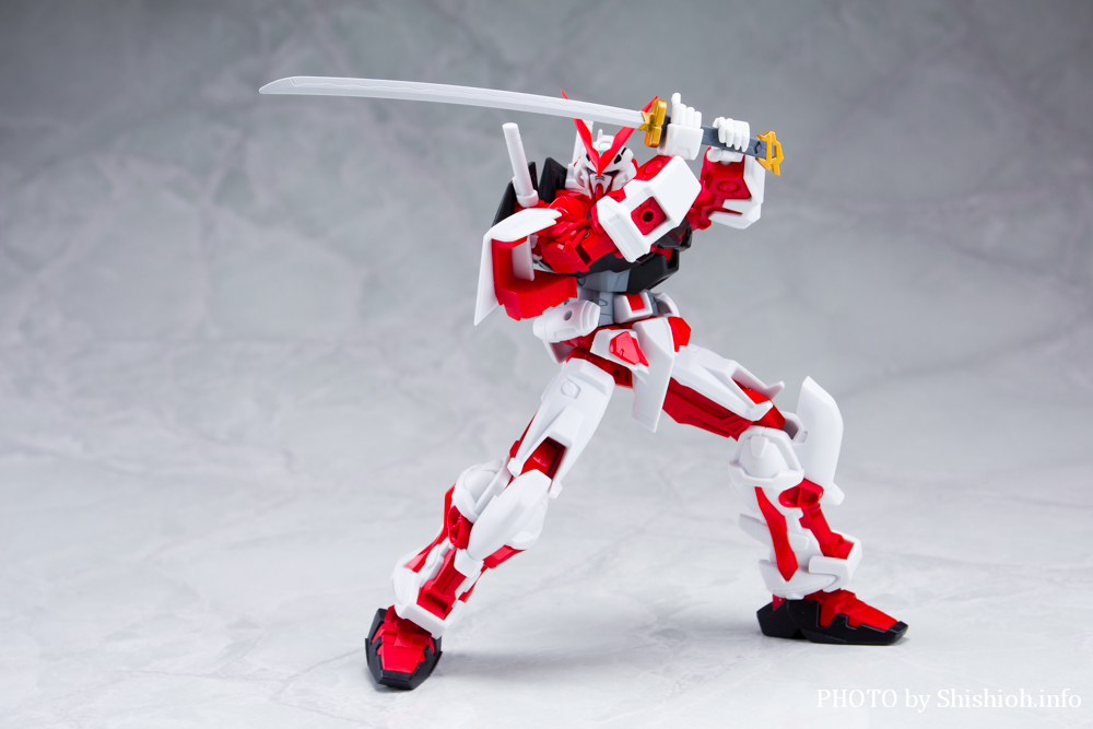 GUNDAM UNIVERSE MBF-P02 GUNDAM ASTRAY RED FRAME