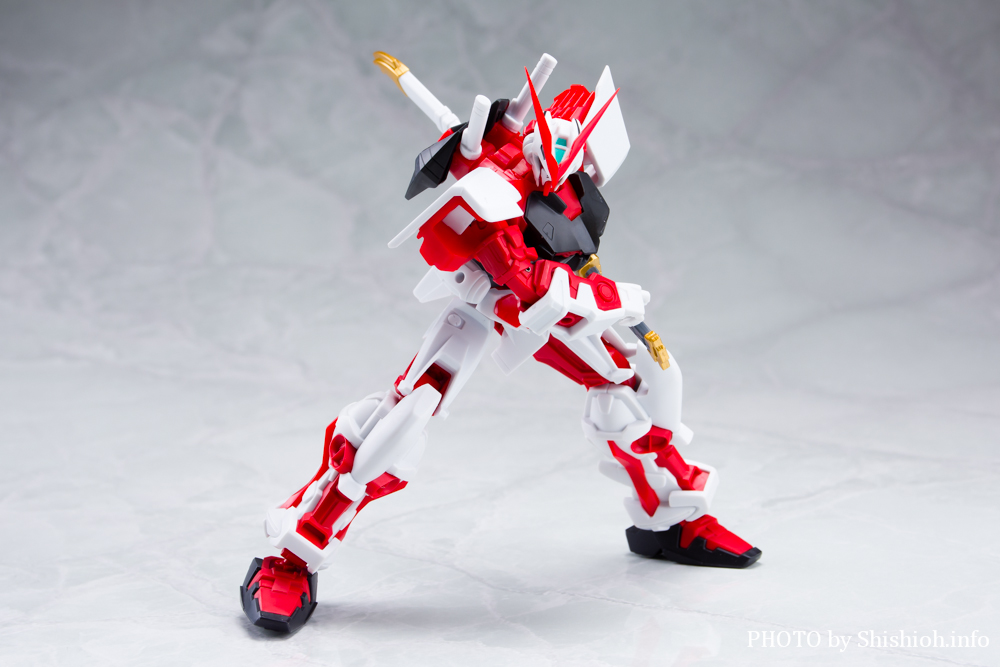 GUNDAM UNIVERSE MBF-P02 GUNDAM ASTRAY RED FRAME