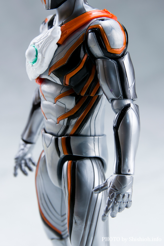 ���ʃ��C�_�[�A�N�V�����t�B�M���A �m�N�X�i�C�g