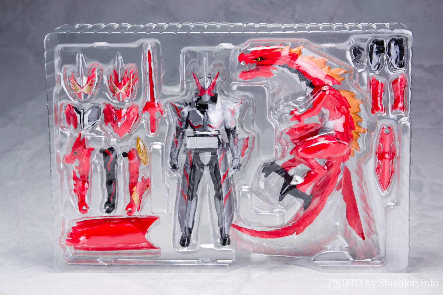 安い最新品S.H.Figuarts 仮面ライダーセイバー ドラゴニックナイト 特撮