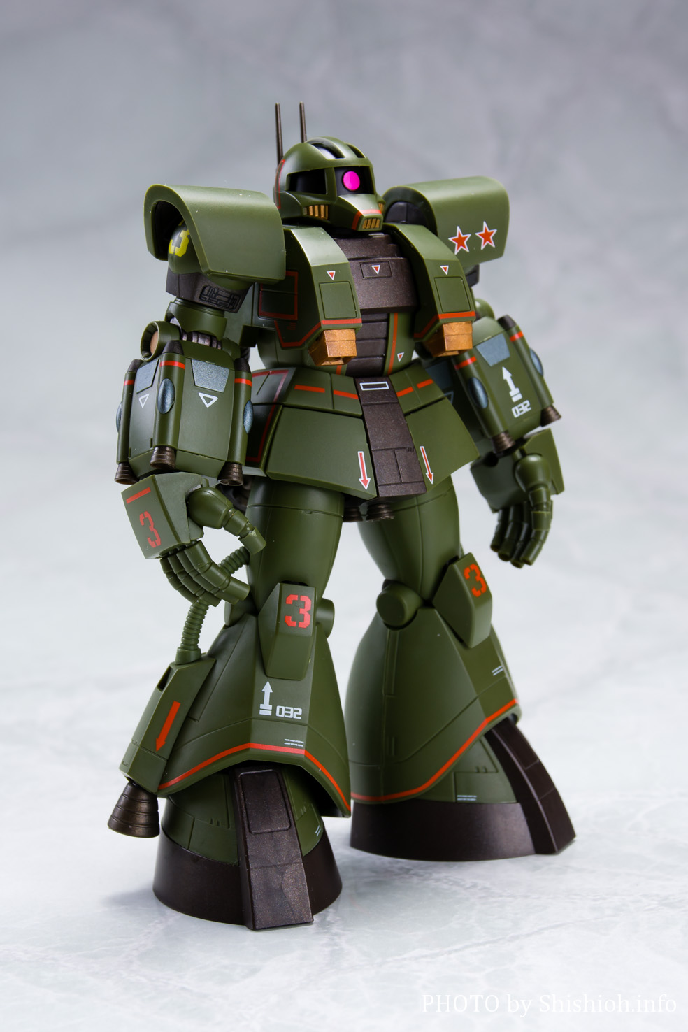 新品 ms-06z ガンダム サイコミュ試験用ザク プレミアムバンダイ