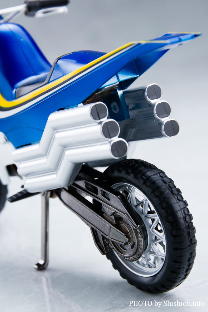 S.H.Figuarts �A�N���o�b�^�[