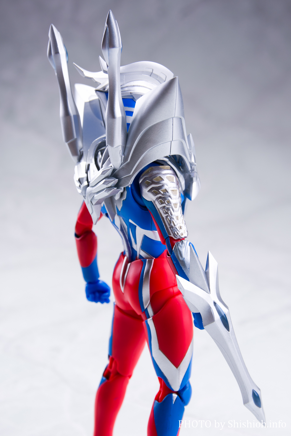 ウルトラマンゼロ ゼロマント ウルティメイトイージス フィギュアーツ-