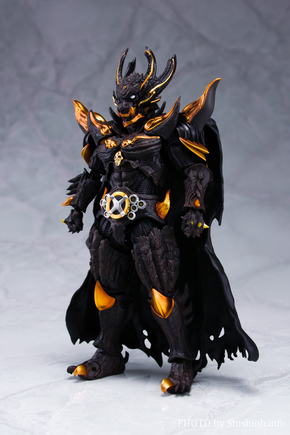 魂ウェブ商店限定 S.H.Figuarts(フィギュアーツ) 真骨彫製法 暗黒騎士キバ 牙狼-GARO-(ガロ) 完成品 可動フィギュア バンダイ