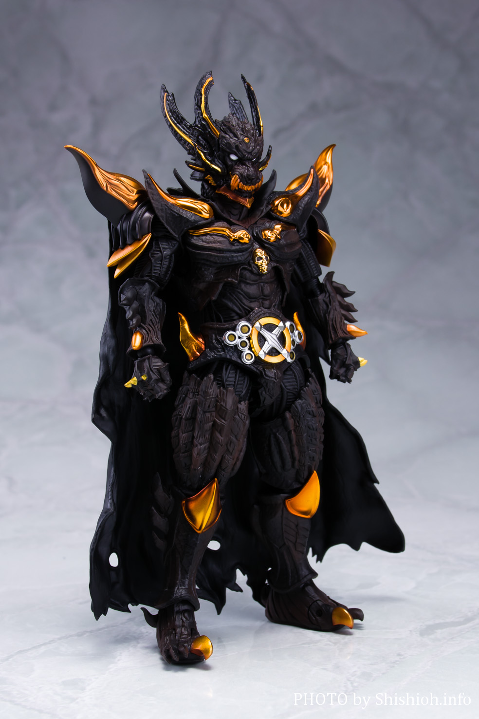 S.H.Figuarts　真骨彫製法　牙狼　GARO　 暗黒騎士キバBANDAISPIRITS