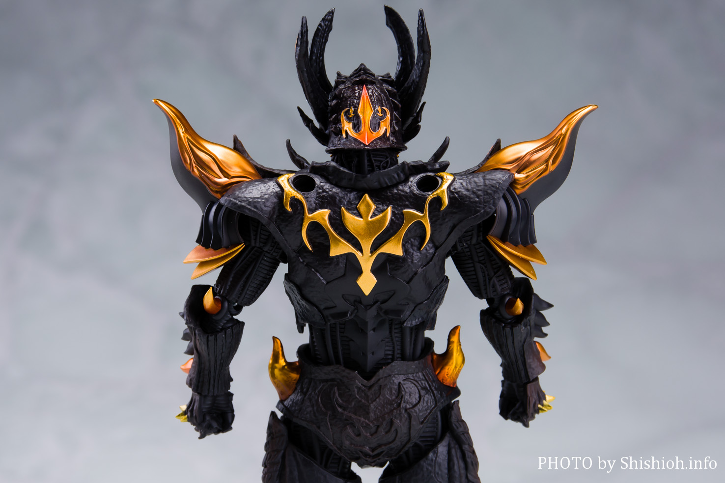 S.H.Figuarts(真骨彫製法) 牙狼〈GARO〉 暗黒騎士キバ(魂ウェ