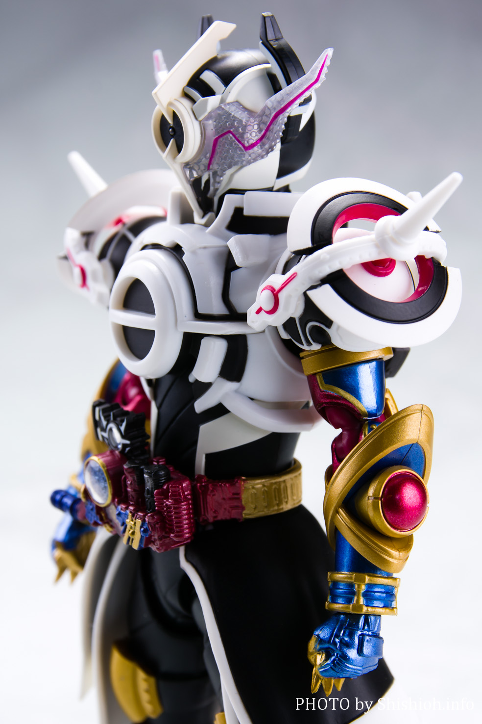 国内在庫 S.H.Figuarts 仮面ライダーエボル ブラックホールフォーム