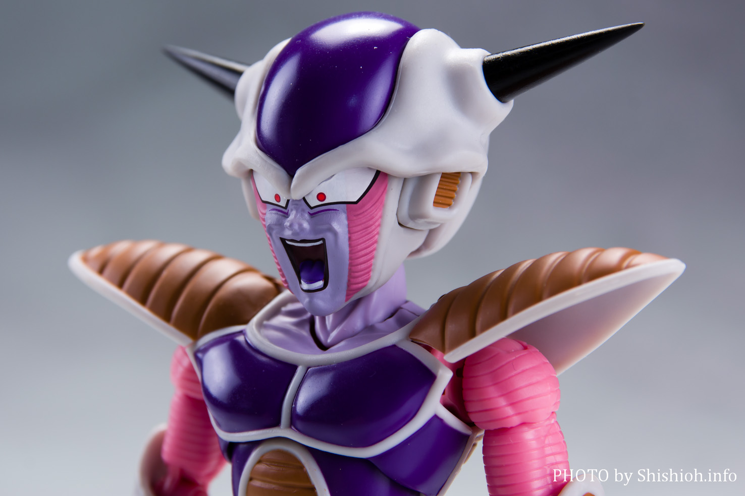 登場作品ドラゴンボールZS.H.Figuarts(フィギュアーツ) フリーザ 第一形態&フリーザポッド ドラゴンボールZ 完成品 可動フィギュア バンダイスピリッツ