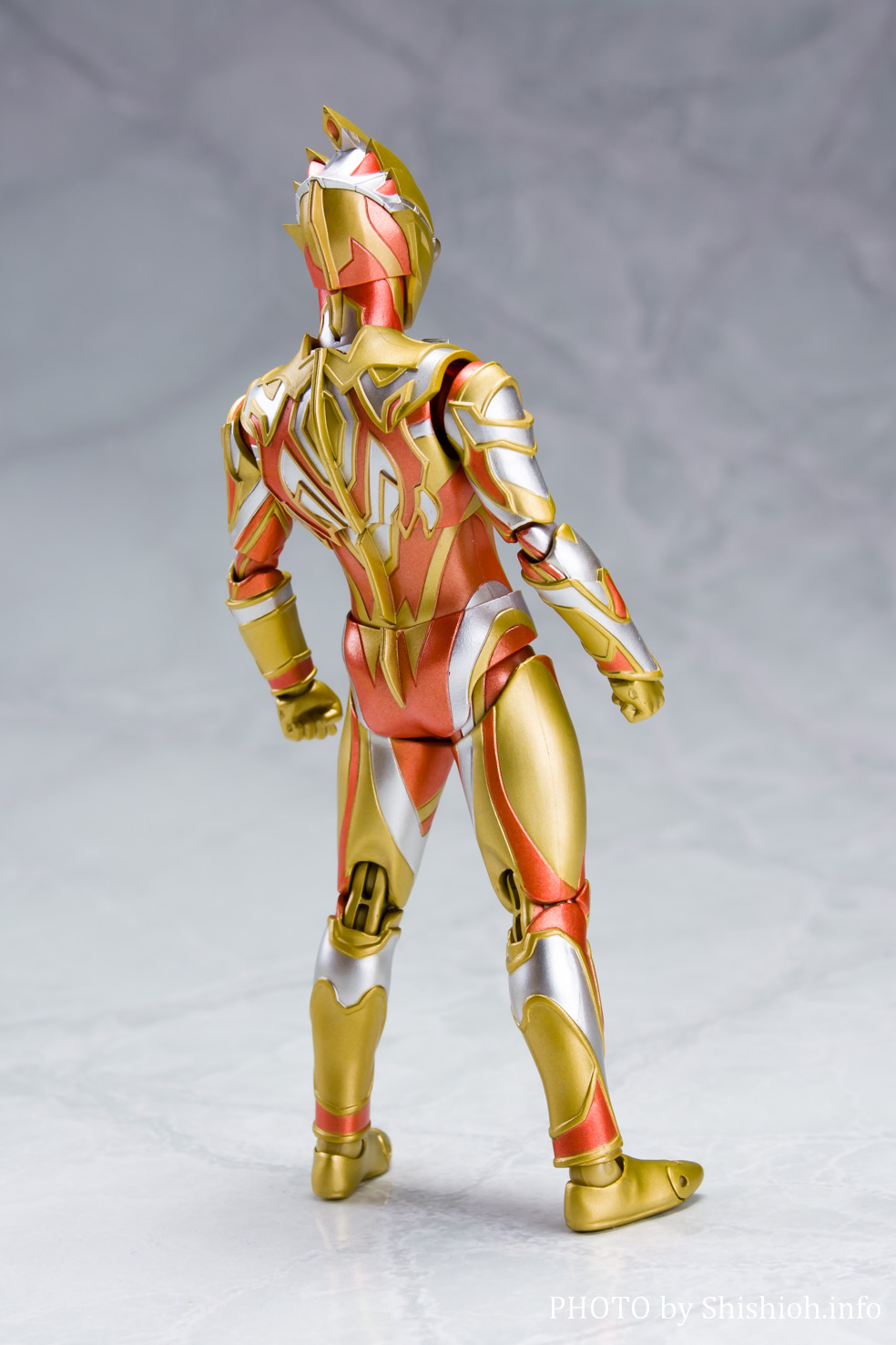 人気の商品 S.H.Figuarts ウルトラマン ティガ グリッタートリガー