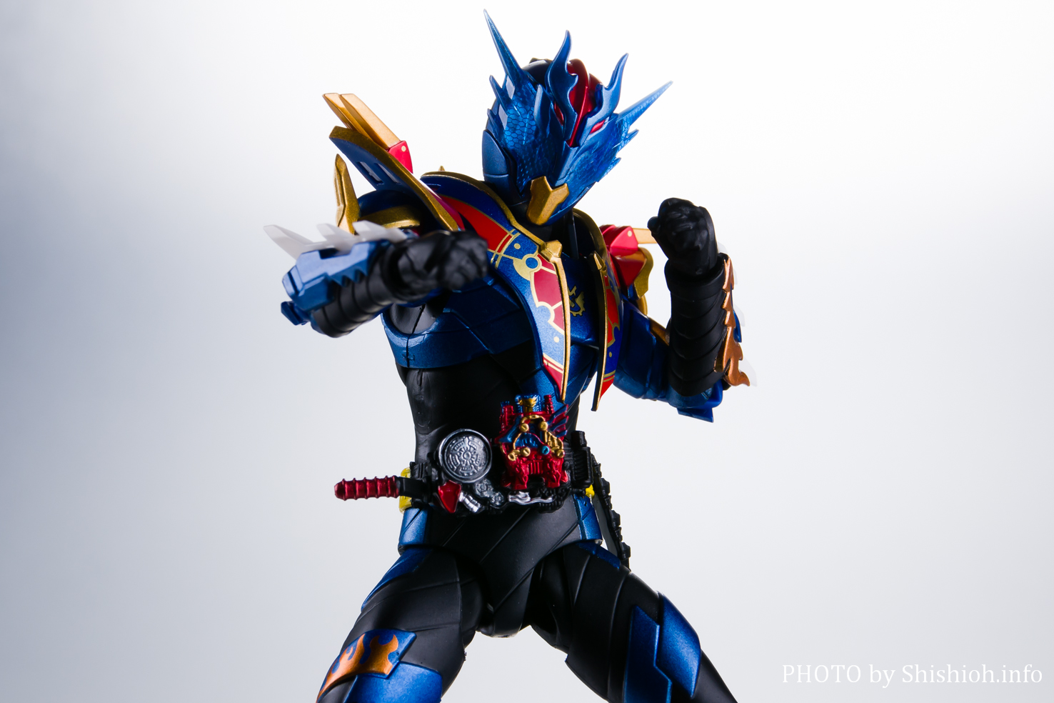 最も優遇 S.H.Figuarts 仮面ライダークローズエボル S.H.Figuarts 仮面