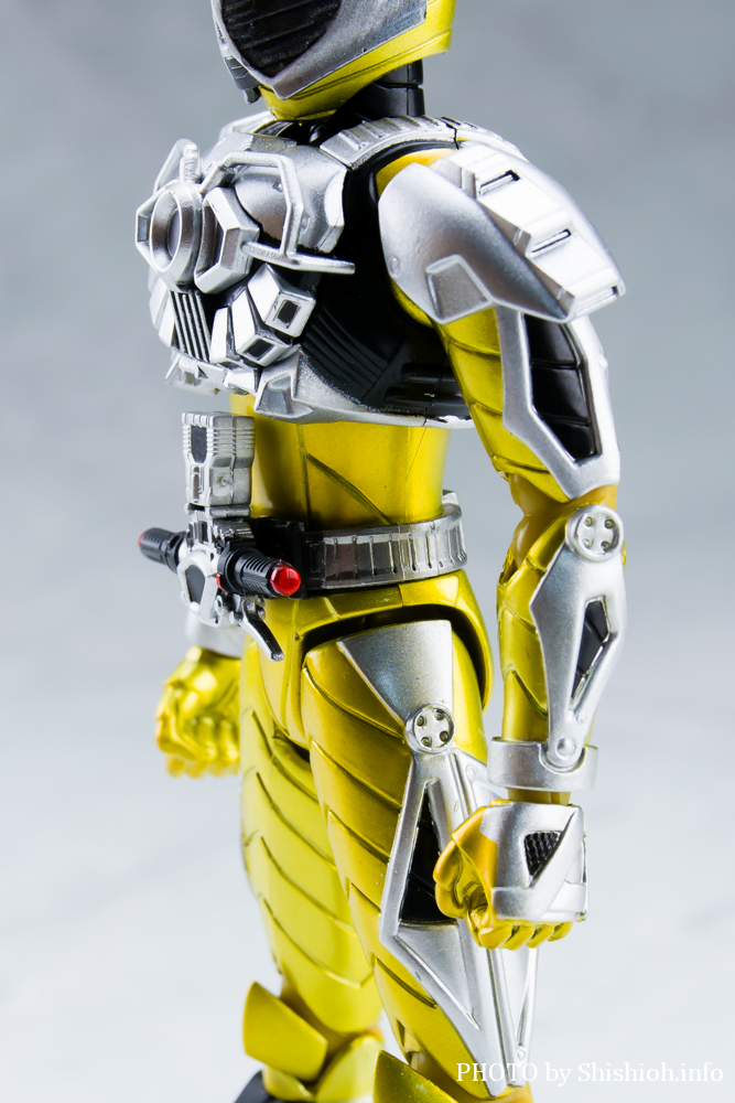 S.H.Figuarts ���ʃ��C�_�[�@�A�N�Z���u�[�X�^�[