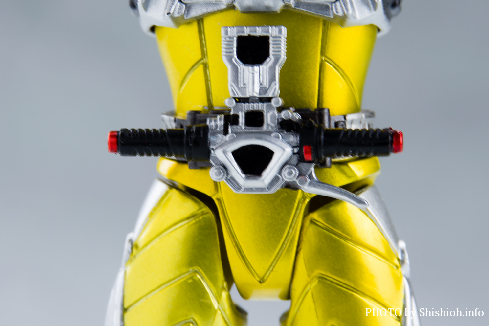 S.H.Figuarts ���ʃ��C�_�[�@�A�N�Z���u�[�X�^�[