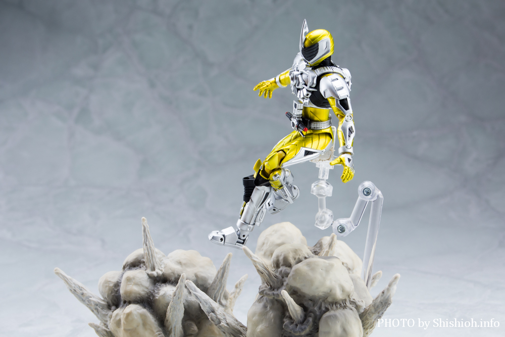 S.H.Figuarts ���ʃ��C�_�[�@�A�N�Z���u�[�X�^�[