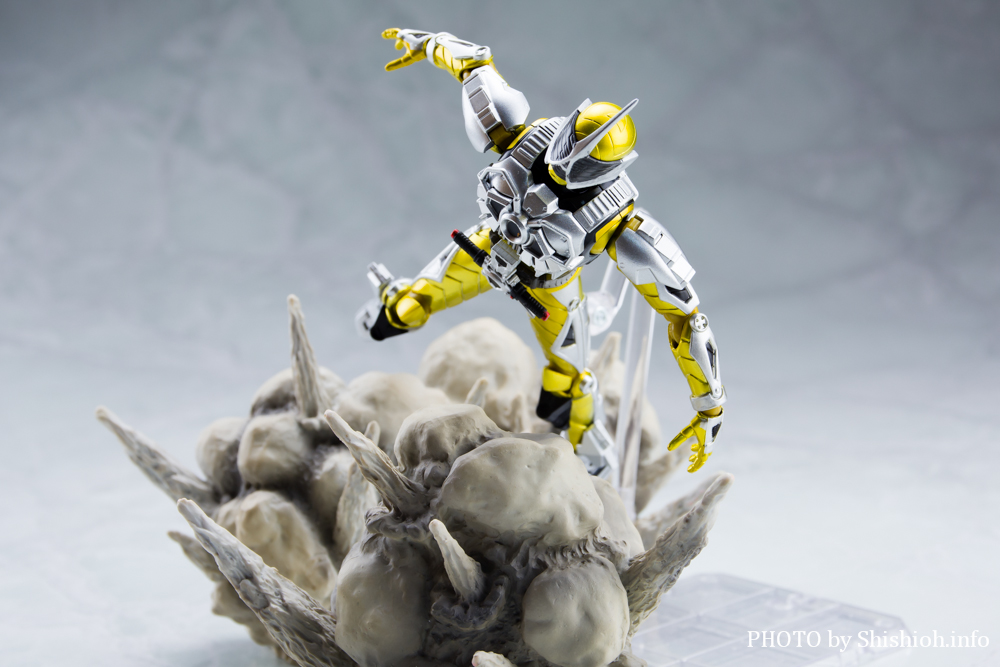 S.H.Figuarts ���ʃ��C�_�[�@�A�N�Z���u�[�X�^�[