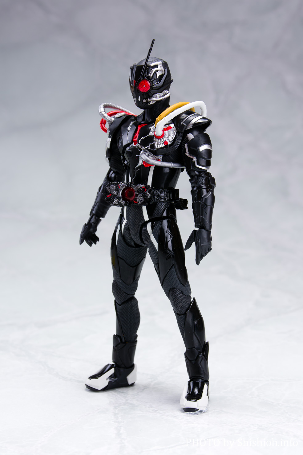 レビュー】S.H.Figuarts 仮面ライダーアークゼロ＆アークエフェクト ...