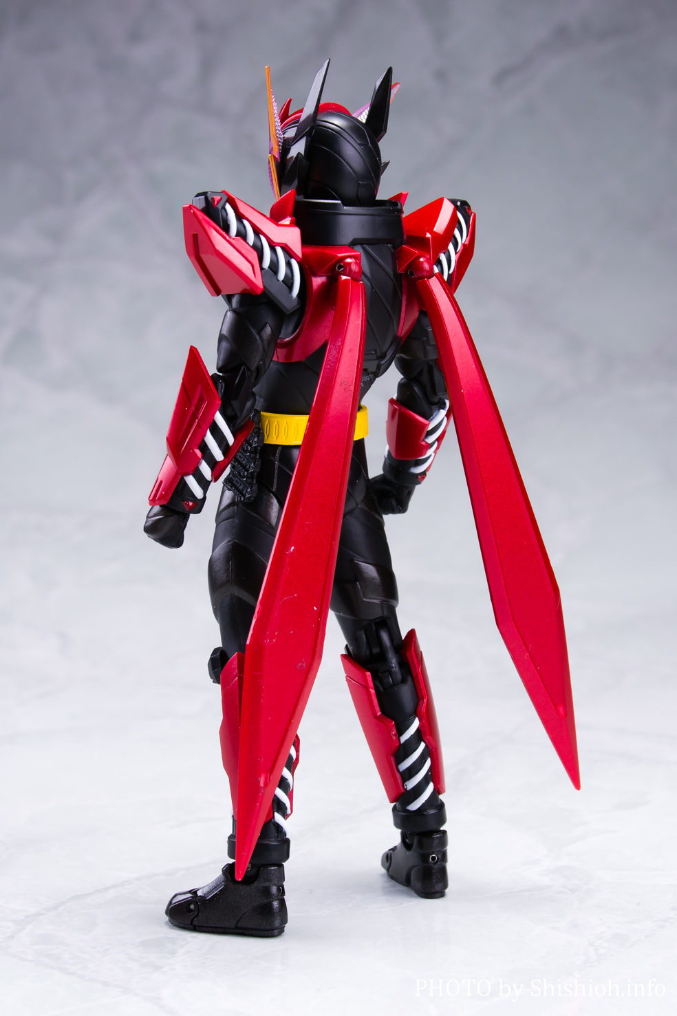 メイルオーダー S.H.Figuarts 仮面ライダービルド ラビットラビット