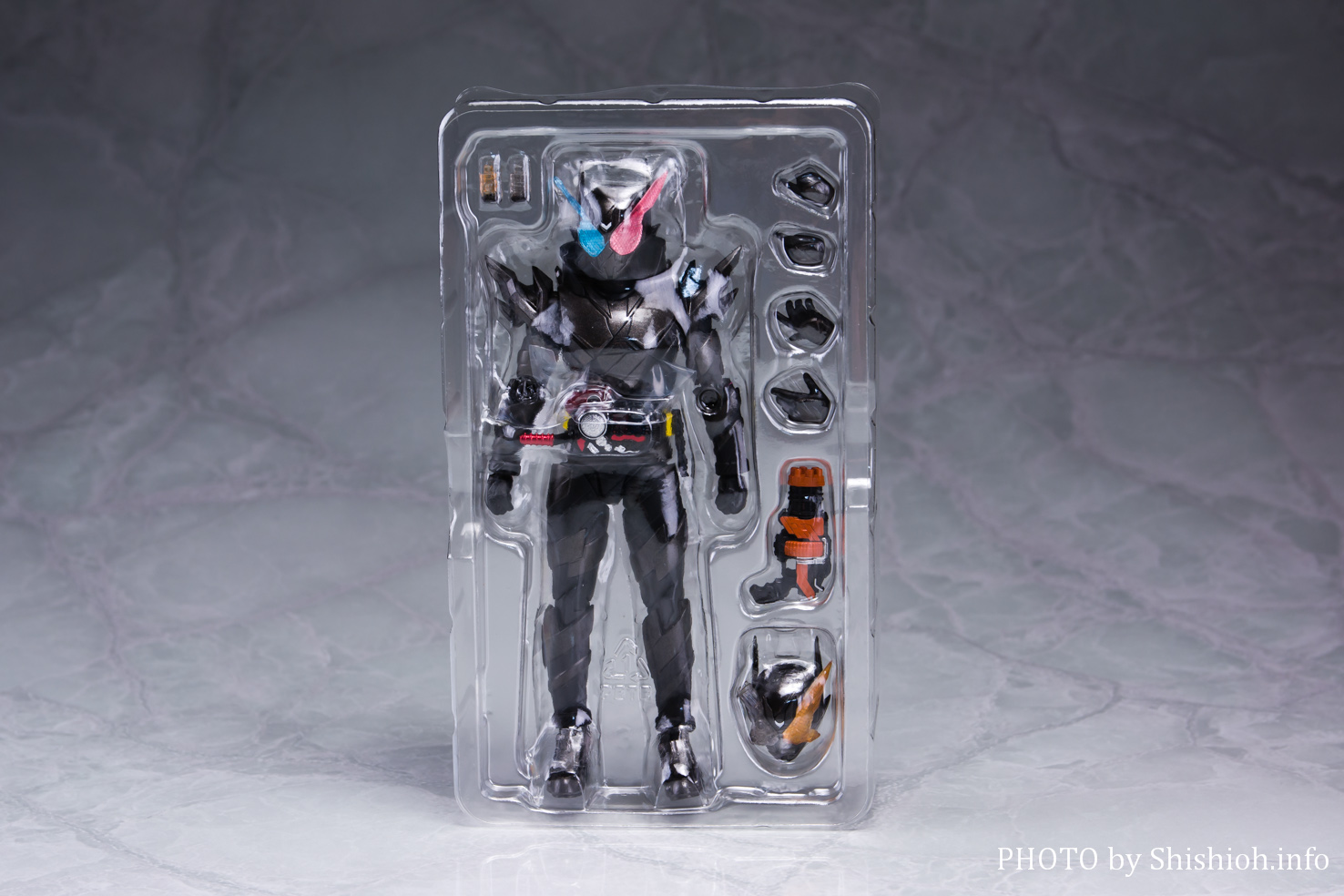 安心発送 S.H.Figuarts 仮面ライダービルド ラビットタンクハザード