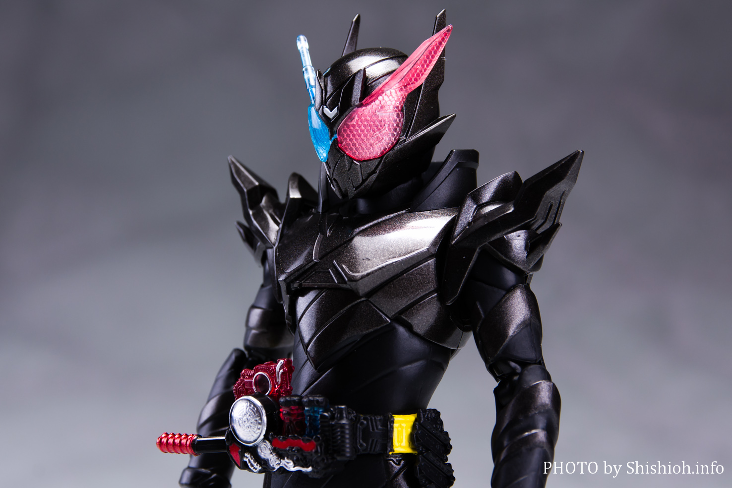 レビュー】 S.H.Figuarts 仮面ライダービルド ラビットタンクハザード 