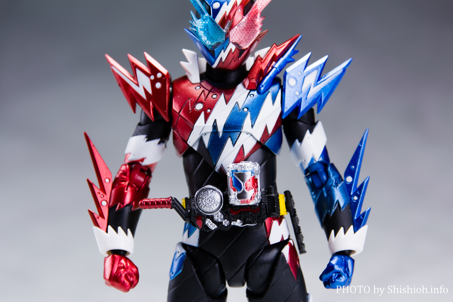 レビュー】S.H.Figuarts 仮面ライダービルド ラビットタンク ...