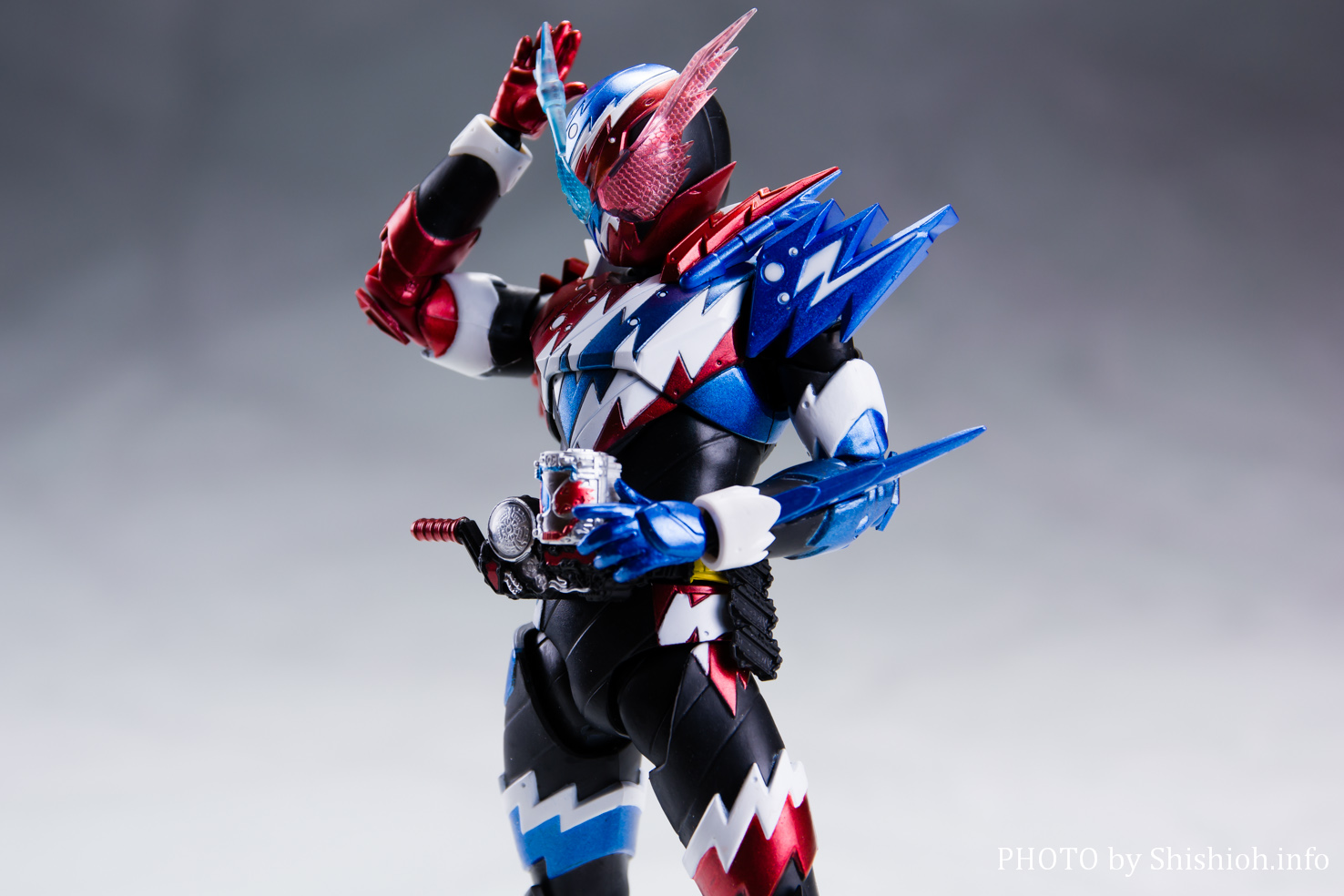 レビュー】S.H.Figuarts 仮面ライダービルド ラビットタンク ...