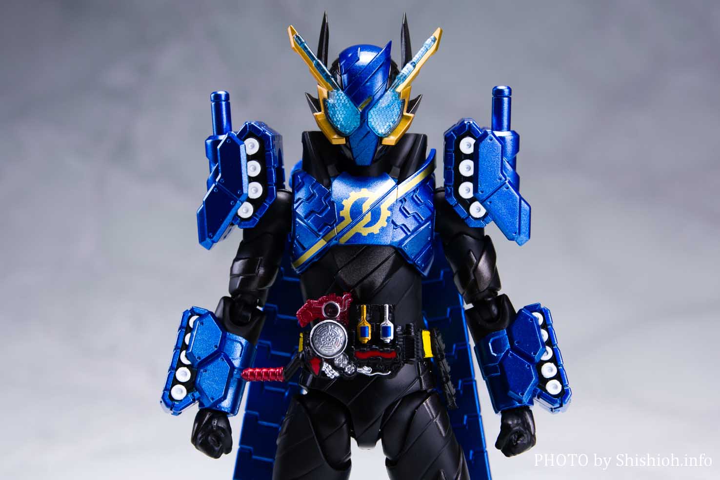 新版 フィギュアーツ 仮面ライダービルドタンクタンクフォーム 特撮 