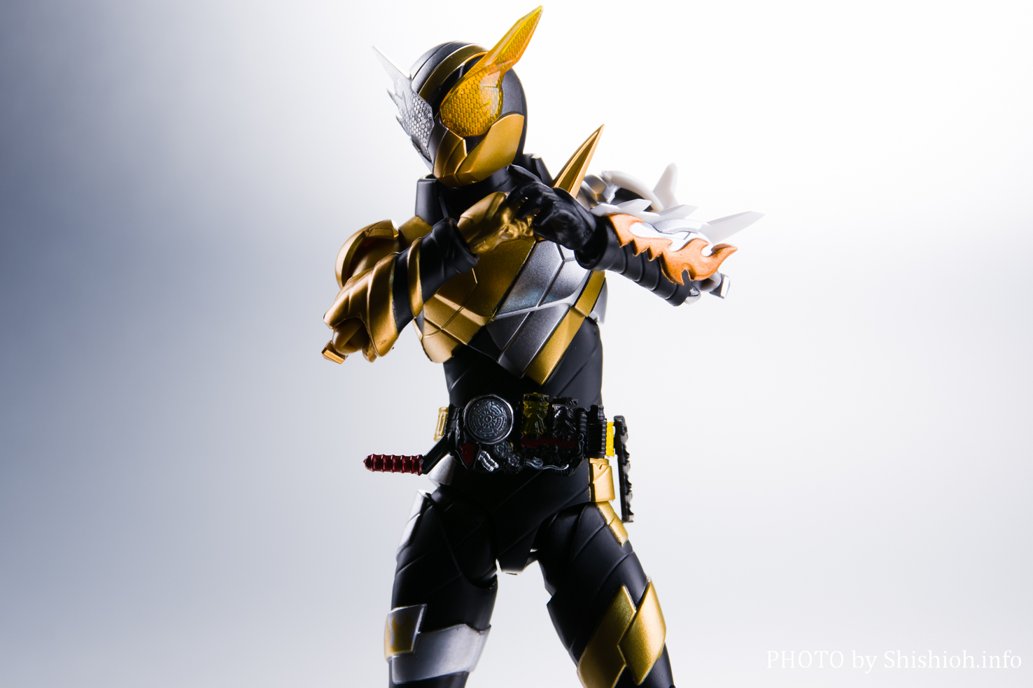 レビュー】 S.H.Figuarts 仮面ライダービルド トライアルフォーム ...