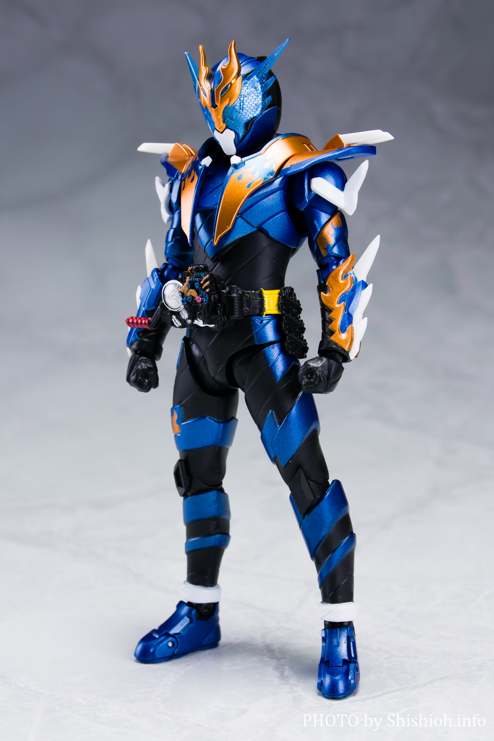 通販セール 仮面ライダークローズ フィギュアーツ PD5WM-m67720168344