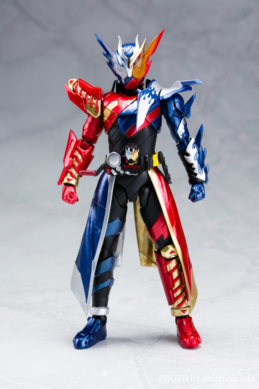 S.H.Figuarts 仮面ライダービルド クローズビルドBANDAI - 特撮