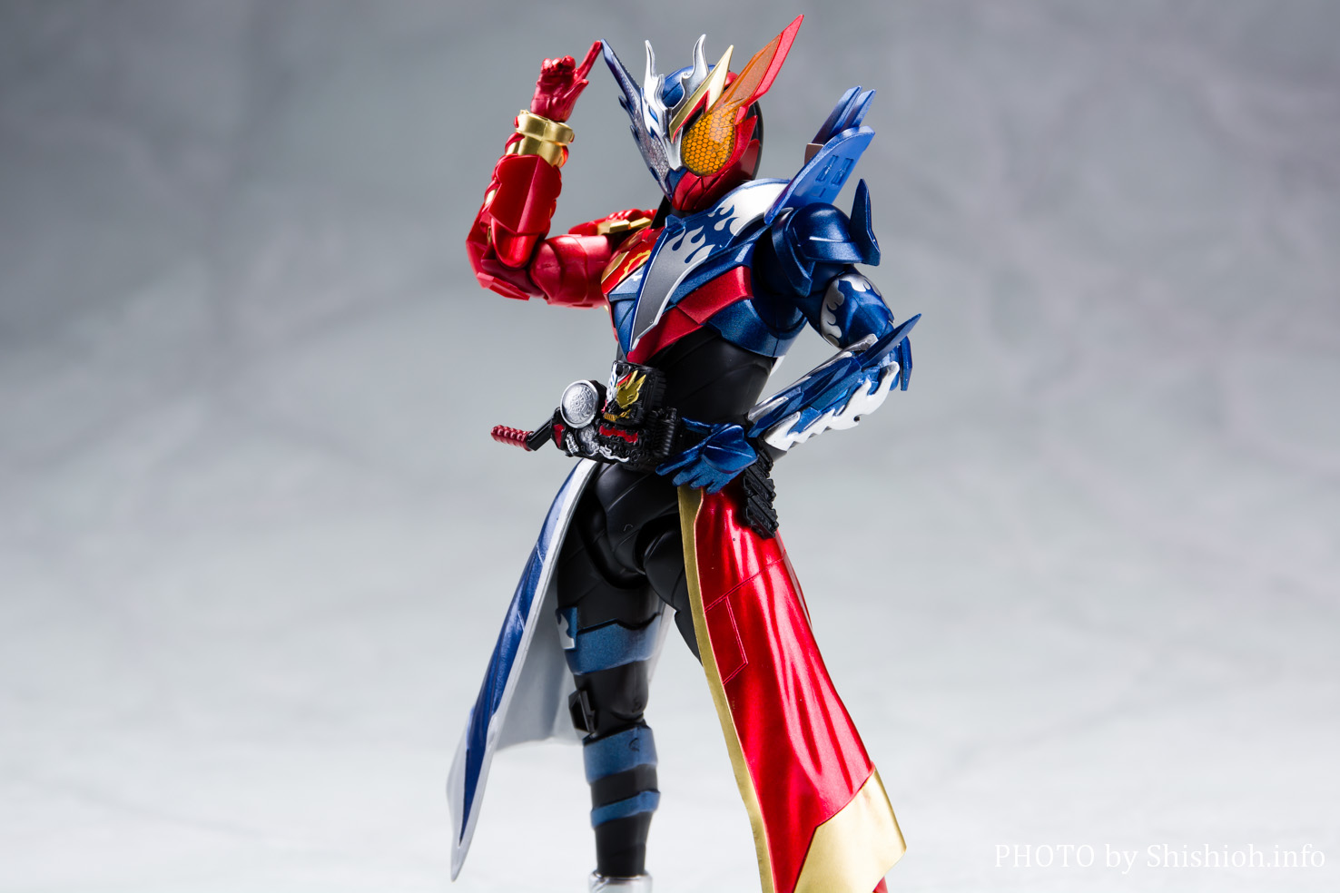 レビュー】 S.H.Figuarts 仮面ライダービルド クローズビルドフォーム