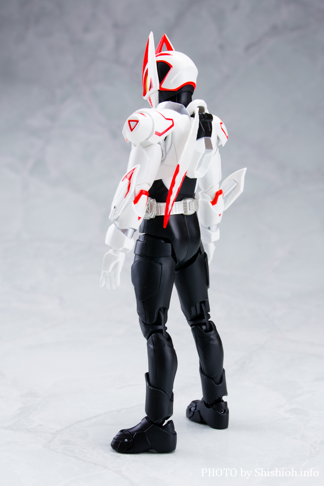 S.H.Figuarts ʃC_[M[c u[XgtH[}[NIII