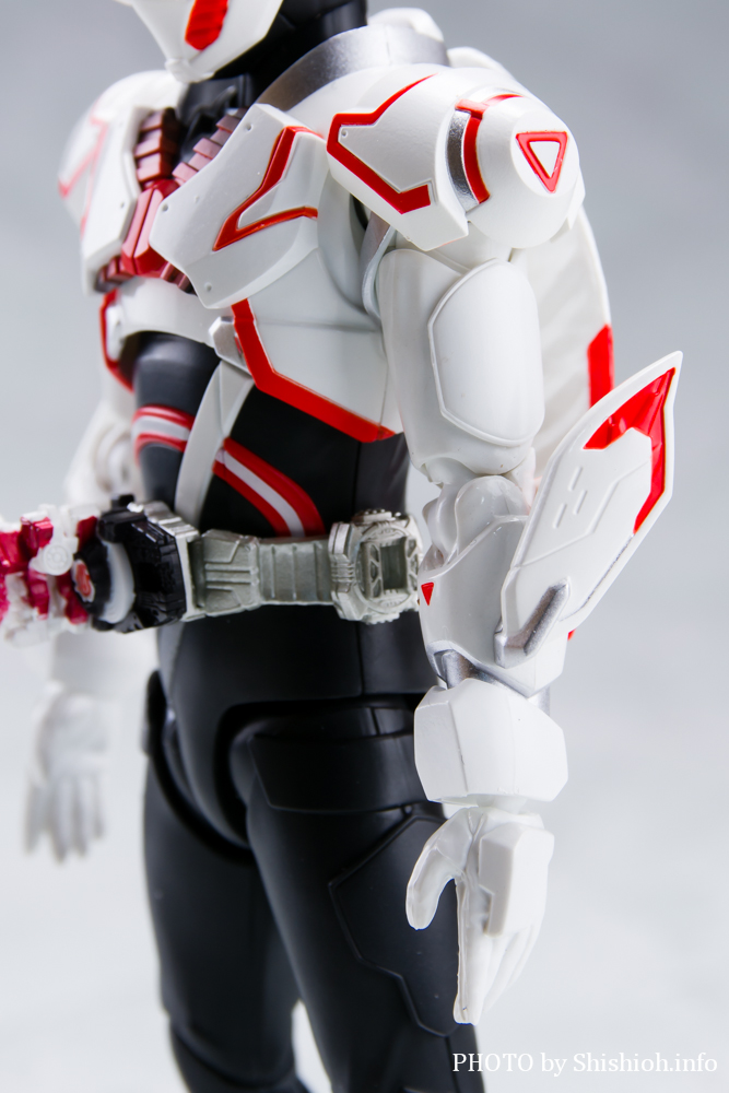 S.H.Figuarts ʃC_[M[c u[XgtH[}[NIII