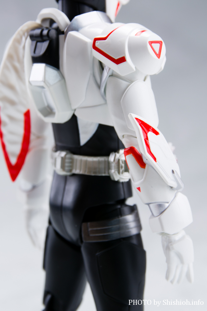 S.H.Figuarts ʃC_[M[c u[XgtH[}[NIII