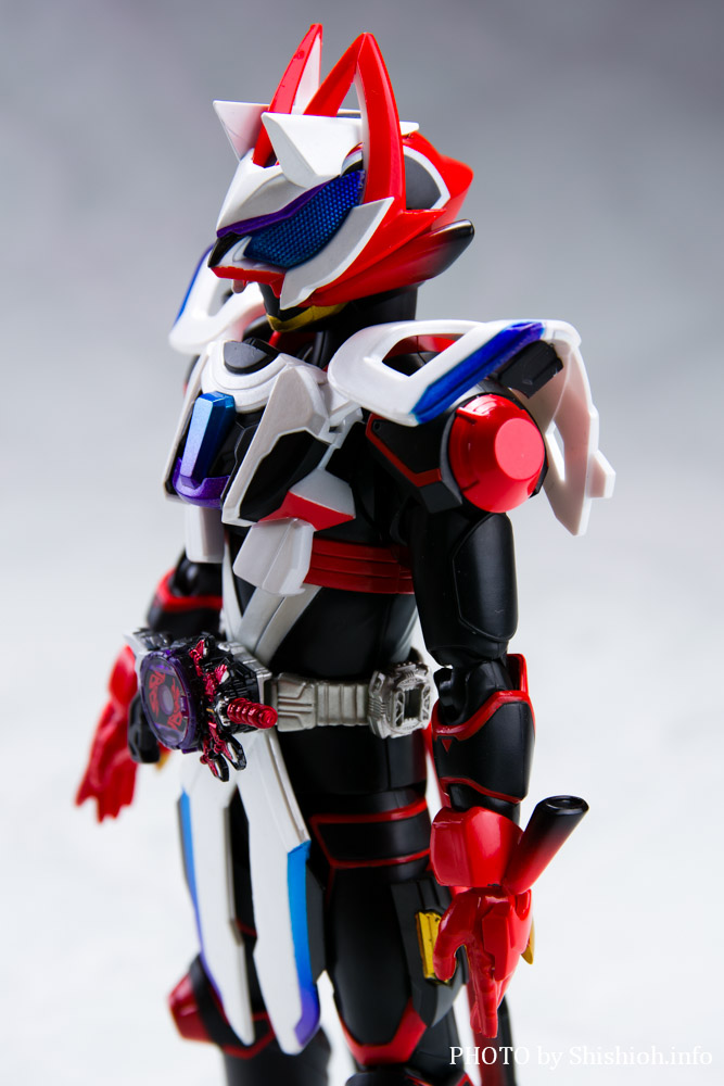 S.H.Figuarts ʃC_[M[c [U[u[XgtH[u[XgtH[}[NII