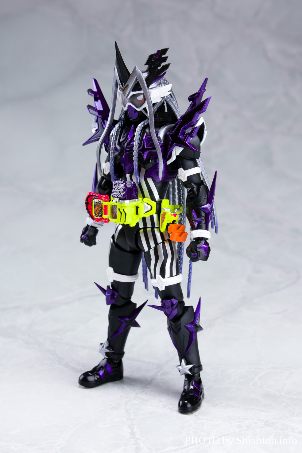 S.H.Figuarts 仮面ライダーゲンム 無双ゲーマー-