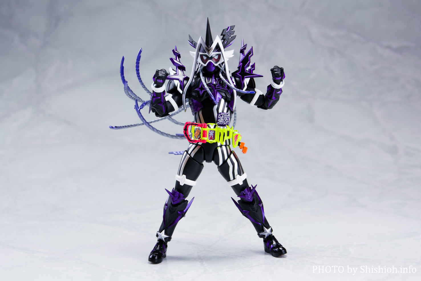 レビュー】S.H.Figuarts 仮面ライダーゲンム 無双ゲーマー