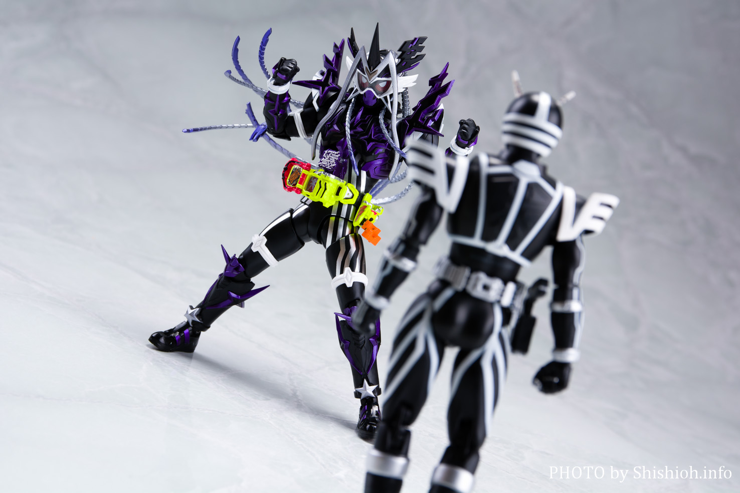 レビュー】S.H.Figuarts 仮面ライダーゲンム 無双ゲーマー