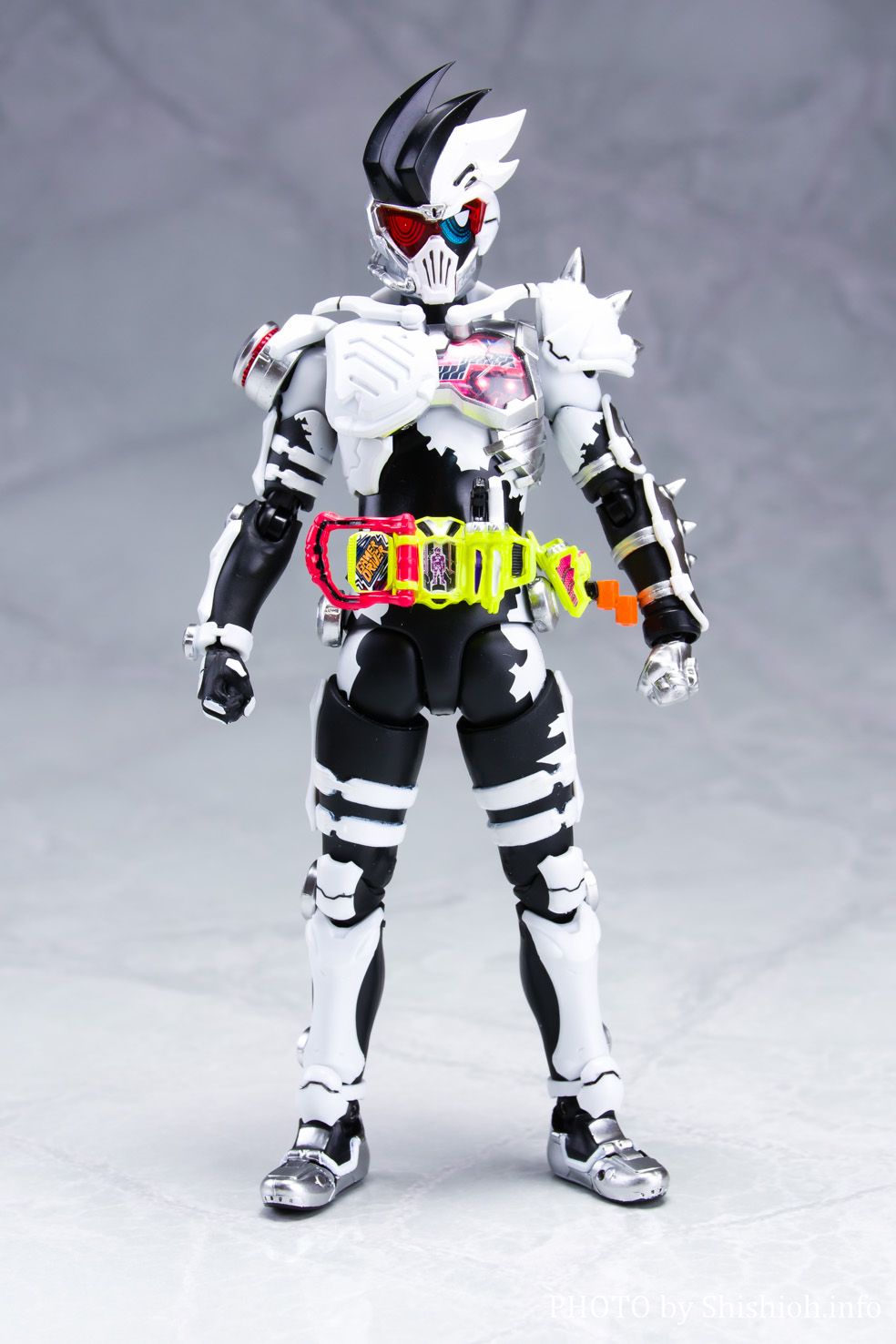 新しい季節 フィギュアーツ 仮面ライダーゲンム レベルx 特撮