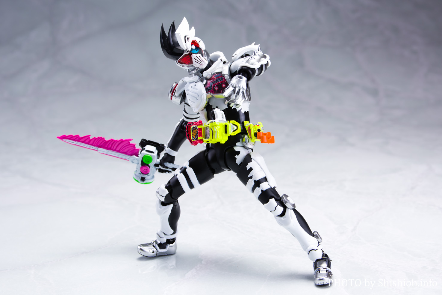 レビュー】 S.H.Figuarts 仮面ライダーゲンム ゾンビアクション 