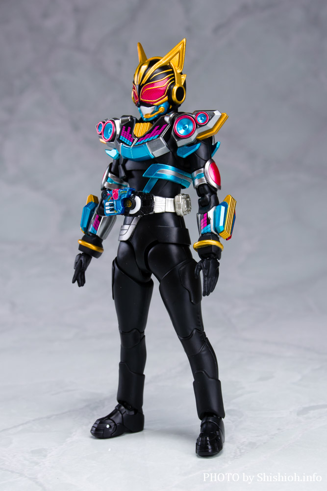 S.H.Figuarts 仮面ライダーナーゴ ビートフォーム-