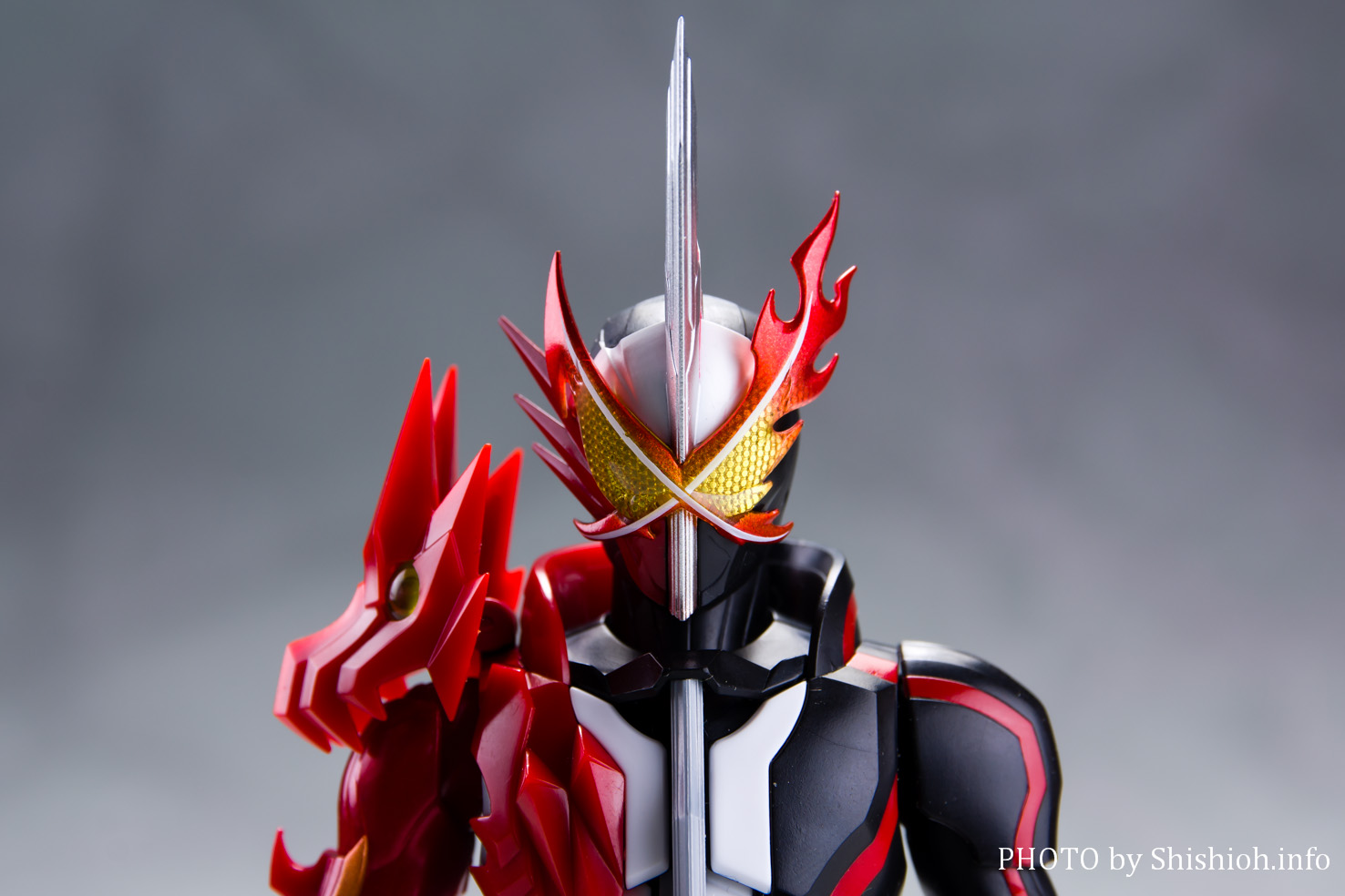 レビュー】 S.H.Figuarts 仮面ライダーセイバー ブレイブドラゴン