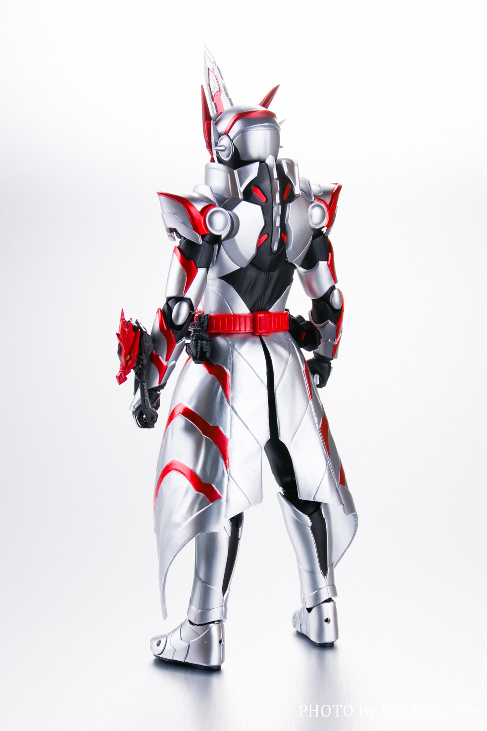 レビュー】 S.H.Figuarts 仮面ライダーセイバー ドラゴニックナイト